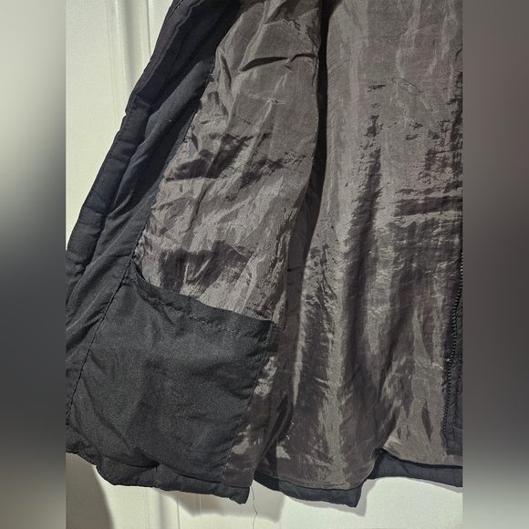 St. John's Bay Men's Quilted Vest. Size Large. - Picture 6 of 8